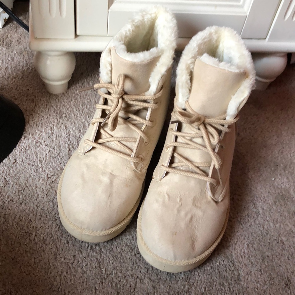 Nobel Finds Snow boots size 4.5 Womens